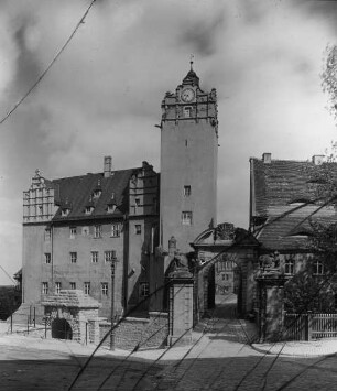 Bernburg, Schloss, Südseite, Torbau und Blauer Turm