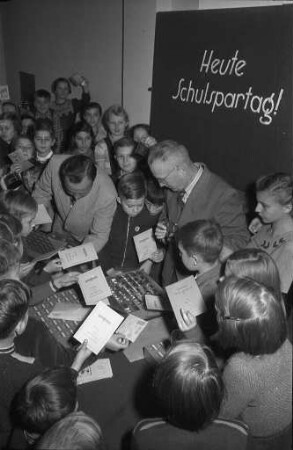 Schulsparen, initiiert von der Städtischen Sparkasse Karlsruhe.