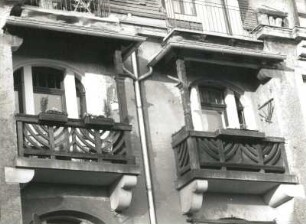 Dresden-Pieschen, Riesaer Straße 16/18. Doppelwohnhaus (1903). Balkone