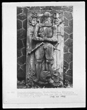 Grabstein des Adolph Rau von und zu Holzhausen (gestorben am 22./27.04.1578)