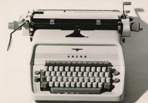 Standard Schreibmaschine "universal 40" der Adlerwerke vorm. Heinrich Kleyer