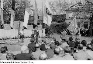 Einweihung des Ehrenmals der Friedensfahrt auf dem Johannisplatz in Leipzig