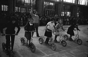 Zweites Karlsruher Kinderroller-Rennen in der Schwarzwaldhalle