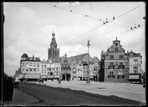 Niederlande, Nijmegen. Marktplatz. Straßenbild