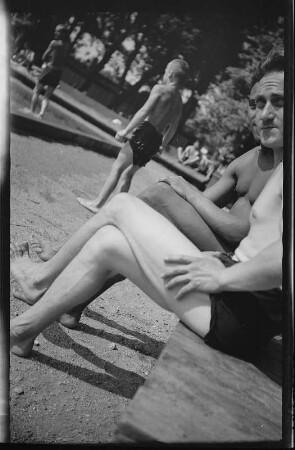 Menschen im Freibad