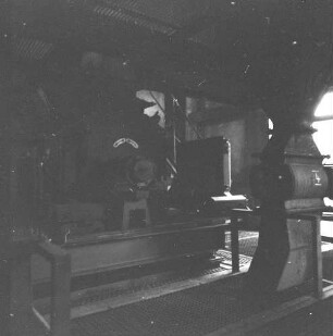 Uebigau-Wahrenbrück-Domsdorf. Brikettfabrik Louise (1882/1991 Kohleabbau; seit 1992 Technisches Denkmal). Pressenhaus (?). Ansicht einer technischen Anlage