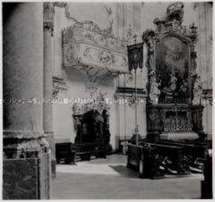 Ettal, Kloster, Blick zur Nordwand auf Oratorium und Seitenaltar
