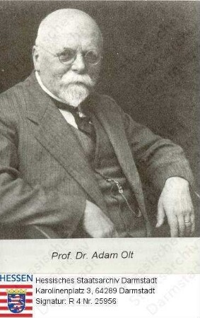 Olt, Adam, Dr. phil. Dr. med. vet. h. c. (1866-1955) / Porträt, sitzende, linksgewandte, vorblickende Halbfigur