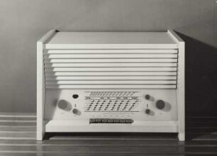 Braun Tischsuper „G 11"