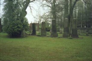 Wulfsdorfer Weg: Jüdischer Friedhof: Grabmale: hinten Eingangstor