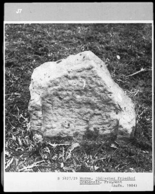 Fragment eines Grabsteins