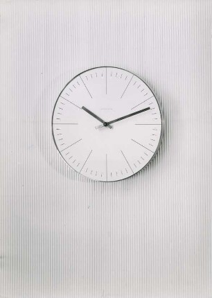 Junghans Wanduhr "32/0350" von Max Bill