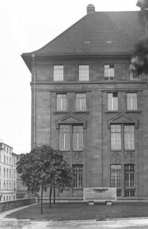 RBD Stuttgart Hauptgebäude Ostflügel Kriegerdenkmal