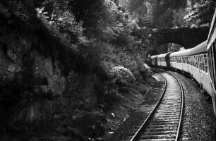 Hornberg; Triberg: Tunnelstrecke mit Zug; Abschnitt [eventuell am Eisenberg-Tunnel]
