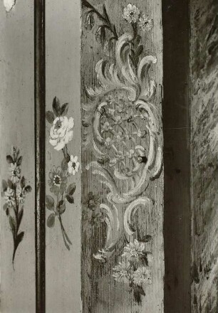 Küchenschrank, ölbemalt, Neugersdorf, um 1790 : Detail einer falscher Übermalung in der Restaurierung