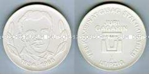 Medaille auf die Namensverleihung "Juri Gagarin" an den VEB Kombinat Gisag Leipzig
