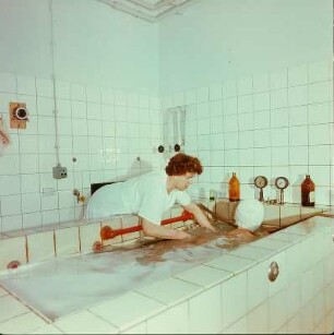 Medizinische Versorgung, Unterwassermassage