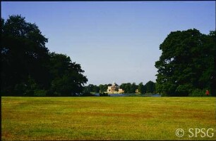 Potsdam, Neuer Garten, Blick aus der Pfaueninselsicht auf das Marmorpalais.