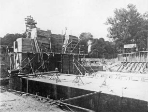 Bau der Staustufe Bad Cannstatt/Neckar
