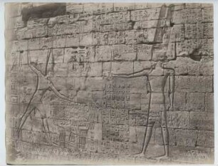 Totentempel des Ramses III. in Medinet Habu, Luxor (Theben-West): Ansicht, Pylon, Relief des siegenden Ramses III.