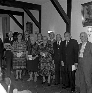 Siedlergemeinschaft Bad Oldesloe im Deutschen Siedlerbund: Wiggers Gasthof: Ehrung von Mitgliedschaftsjubiläen mit dem Vorsitzenden Max Templin: geehrte Mitglieder