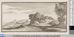 Hügelige Landschaft mit breitem Weg