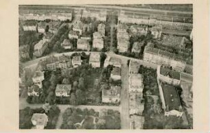 [ Gohlis: Etablissement Drachenfels, Äussere Hallische Strasse, Wilhelm- und Kanalstrasse, Kirchweg] : [aufgenommen aus Parseval III am 29. Juni 1909; aus ca. 100 m Höhe]