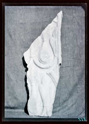 Marmor, Gips und Holz: Marmorfragmente (Ornament Nr. 135)