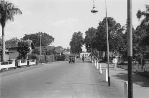 Hauptstraße in Buitenzorg : Straßenansicht