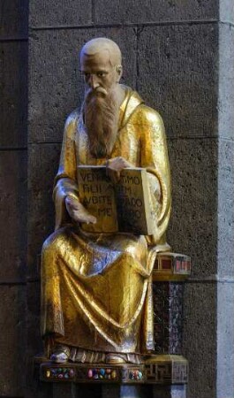 Deutschland. Rheinland Pfalz. Maria Laach. Abteikirche innen. Statue