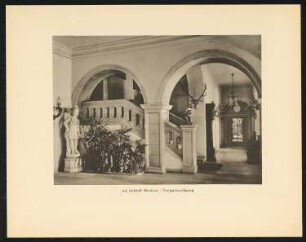Bad Muskau, Neues Schloss Umbau: Treppenaufgang im Erdgeschoss (aus: Alfred Breslauer, Ausgeführte Bauten 1897-1927)