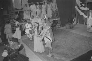 Szenenbilder aus der Operette "Orpheus in der Unterwelt" von Jaques Offenbach an der Komischen Oper Berlin : Szenenbild