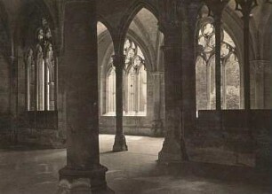 Baden-Würtemberg. Maulbronn. Kloster Maulbronn, Blick vom Kapitelsaal in den Kreuzgang