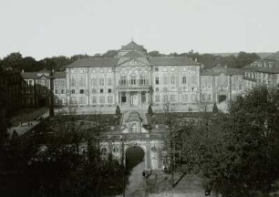 Bruchsal, Schloss : Bruchsal. Schloss. Gesamtansicht von Osten