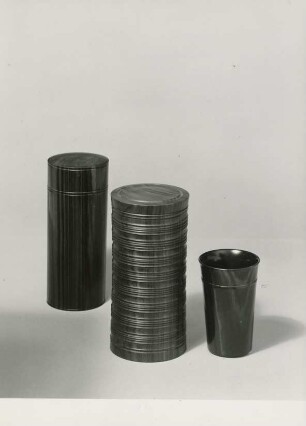 Büchsen und Becher von Gottfried Böckelmann