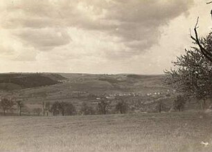 Erzgebirge. Blick von Pesterwitz nach Südwest über Saalhausen und die westlichen Teile des Freitaler Beckens