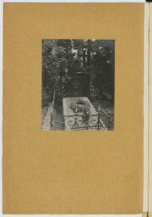 Grabmal Minna Stiehl, Koblenz: Ansicht (aus: Skizzen- und Fotoalbum 19)