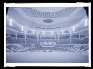 Großes Schauspielhaus (auch: Theater des Volkes, Friedrichstadtpalast), Berlin: Ansicht Zuschauerraum (Negativ zu Inv. Nr. TBS 042,19)