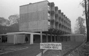 Einweihung des gemeinsamen Gastdozentenhauses "Heinrich Hertz" der TH Karlsruhe und der Gesellschaft für Kernforschung Karlsruhe.