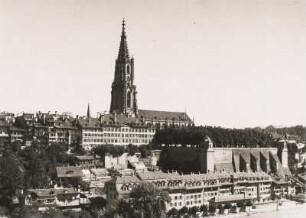 Bern. Schweiz. Blick auf die Altstadt mit Berner Münster