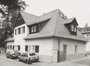 Radebeul, Weinbergstraße 32a . Wohnhaus (ehem. Winzerhaus, 18. Jh.; Umbau 1909-1910, P. Steinmetz)