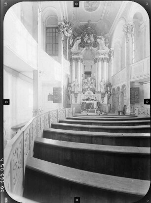 Müglitztal-Weesenstein. Schloss Weesenstein, Schlosskapelle (1738-1741; J. G. Schmidt). Inneres zum Altar