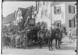 Erntedankfest in Sigmaringen 1934; Umzugswagen der Fachschaft Gartenbau-Ortsgruppe Sigmaringen in der Leopoldstraße