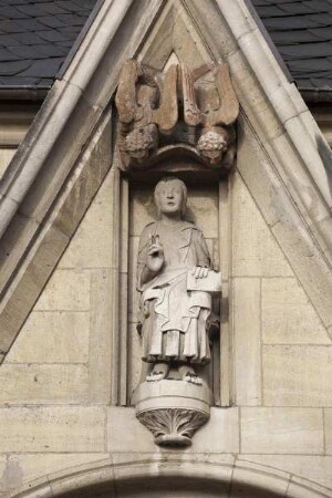 Südportal — Statue