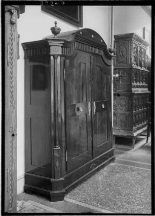 Karlsruhe Schloss Innenbereich Schrank (18. Jahrhundert)