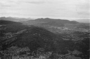 Panoramaaufnahme : Blick über das Gebirge von Dodoma.