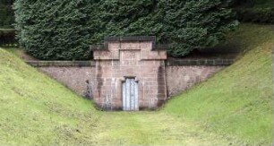 Die Frankfurter Wasserleitung (Wasserversorgung); Biebergemünd, außerhalb nördlich des Ortes
