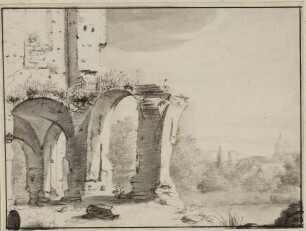 Ruine vor baumbestandener Landschaft