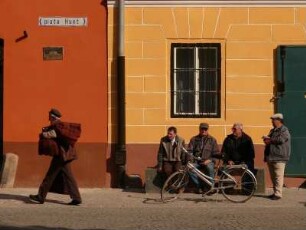 Gasse in der historischen Altstadt von Sibiu (Hermannstadt) mit sanierten Häusern. Sibiu ist kulturhauptstadt Europas 2007