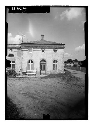 Basedow, Dorfstraße 80-85. Marstall (1835-1838; F. A. Stüler). Teilansicht von Südwest